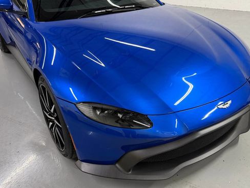 Used 2020 Aston Martin V8 Vantage Coupe image 3