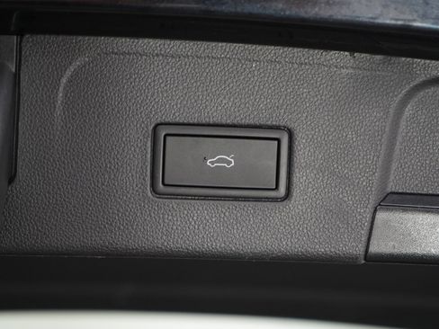 Used 2023 Volkswagen Atlas SEL Premium AWD/4WD image 17