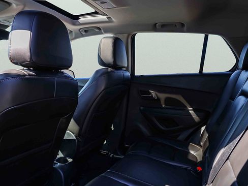 Used 2017 Chevrolet Trax Premier image 22