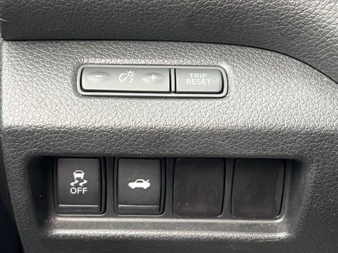 Used 2015 Nissan Altima 2.5 SV w/ Convenience Package FWD image 18