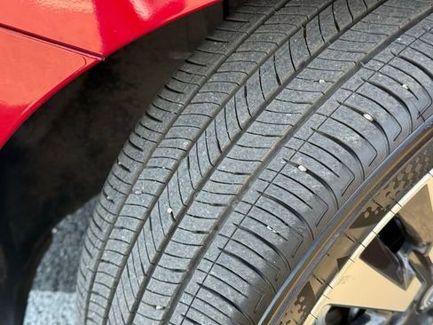 Used 2025 Nissan Versa SV w/ Trunk Package image 31