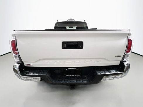 Used 2020 Toyota Tacoma TRD Off-Road AWD/4WD image 6