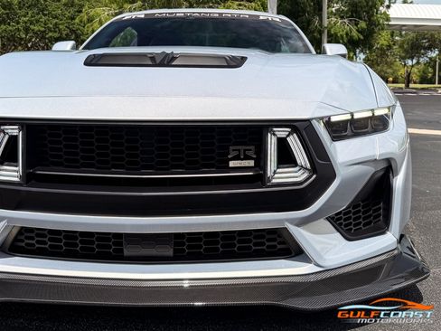Used 2025 Ford Mustang GT Premium w/ GT Performance Package RWD image 3