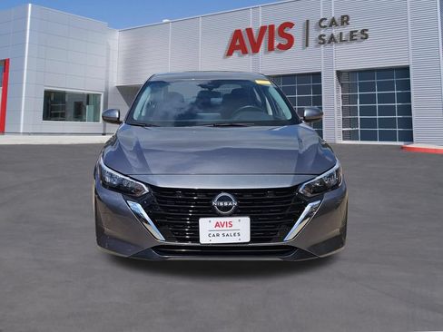 Used 2025 Nissan Sentra SV FWD image 10