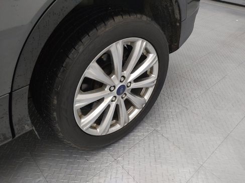 Used 2017 Ford Escape Titanium image 31