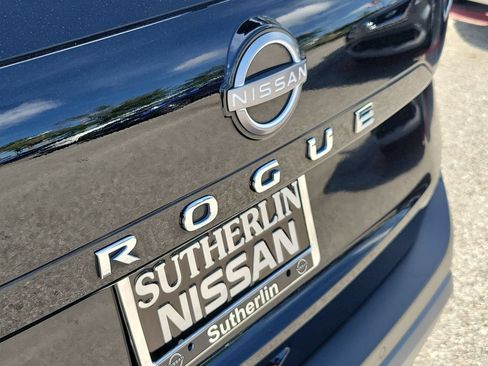 Certified 2023 Nissan Rogue S FWD image 6
