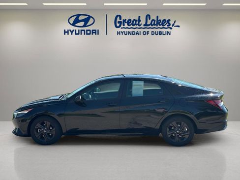 Used 2022 Hyundai Elantra SEL FWD image 2