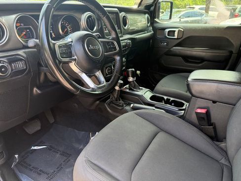 Used 2021 Jeep Wrangler Unlimited Sahara w/ Safety Group AWD/4WD image 19