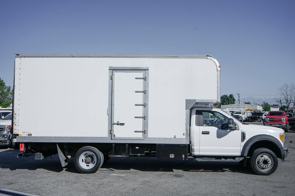 Used 2017 Ford F550 2WD Regular Cab Super Duty image 15