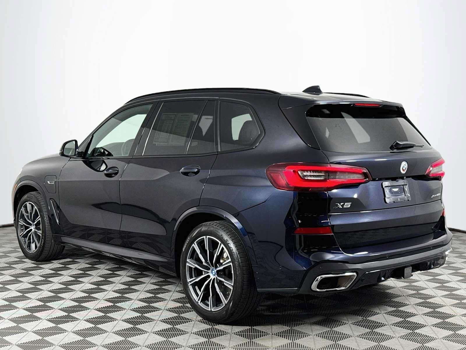 Used 2023 BMW X5 xDrive45e w/ Executive Package AWD/4WD image 7