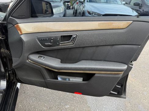 Used 2011 Mercedes-Benz E 350 4MATIC Sedan image 30