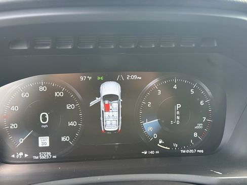 Used 2021 Volvo XC90 T6 Momentum w/ Climate Package AWD/4WD image 17