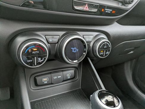 Certified 2024 Hyundai Venue SEL image 33