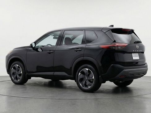 Used 2025 Nissan Rogue SV image 6
