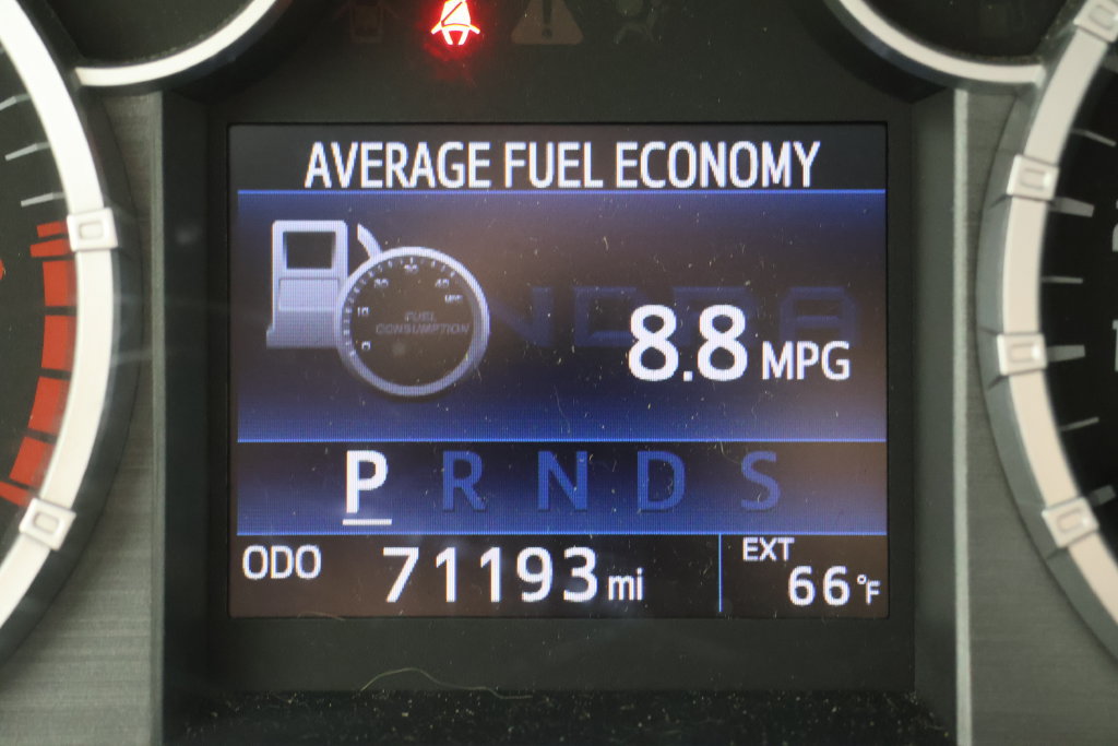 Used 2017 Toyota Tundra Limited w/ Limited Premium Package AWD/4WD image 13