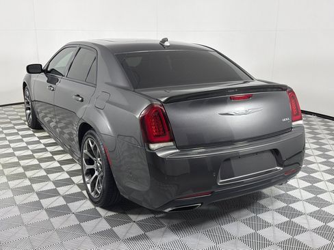 Used 2018 Chrysler 300 S w/ 300S Premium Group RWD image 7