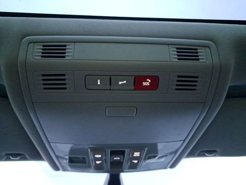 Used 2017 Volkswagen Golf SEL image 33