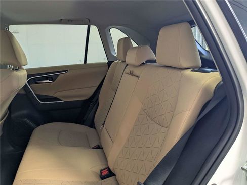 Used 2021 Toyota RAV4 XLE w/ Convenience Package image 34