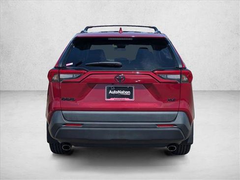 Used 2021 Toyota RAV4 XLE Premium FWD image 7