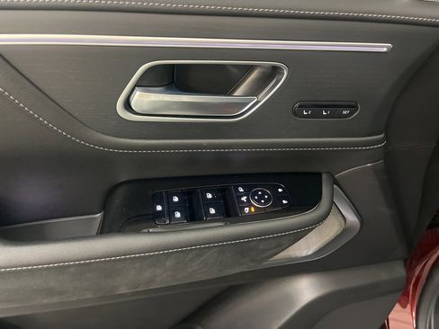 Certified 2025 INFINITI QX80 Sensory image 8