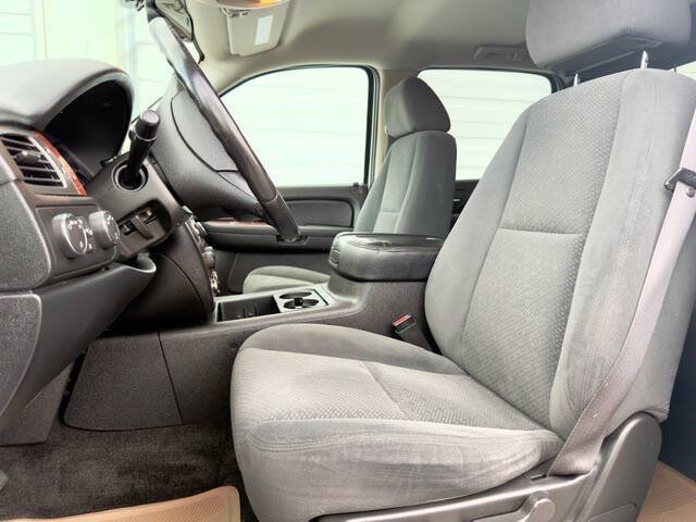 Used 2007 Chevrolet Avalanche LT AWD/4WD image 9