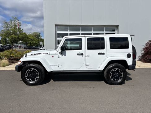 Used 2016 Jeep Wrangler Unlimited Rubicon AWD/4WD image 2