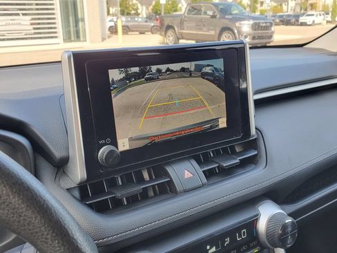 Used 2024 Toyota RAV4 XLE FWD image 25