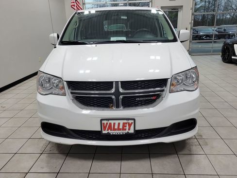 Used 2016 Dodge Grand Caravan SXT image 16