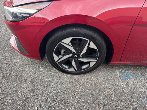 Used 2023 Hyundai Elantra Limited FWD image 11