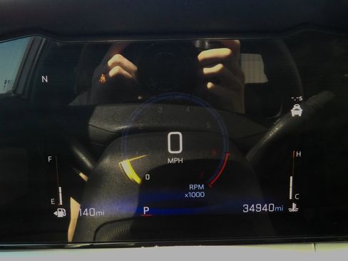 Used 2025 Chevrolet Trax LT image 19