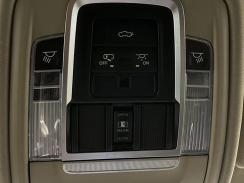 Used 2019 RAM 1500 Laramie image 26