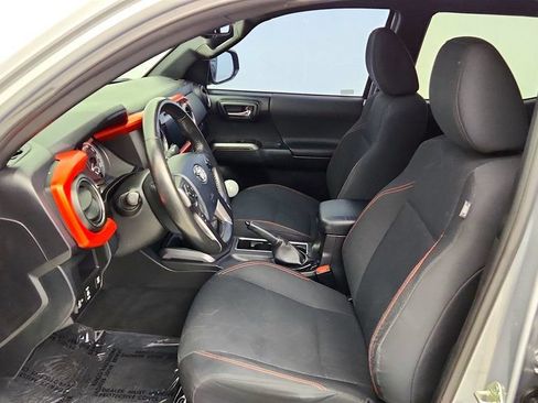 Used 2016 Toyota Tacoma TRD Sport w/ Towing Package AWD/4WD image 20