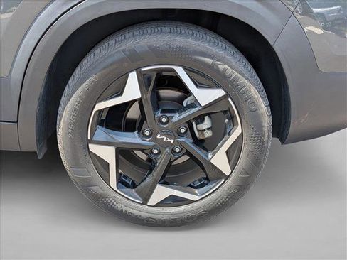 Used 2024 Kia Seltos EX FWD image 3