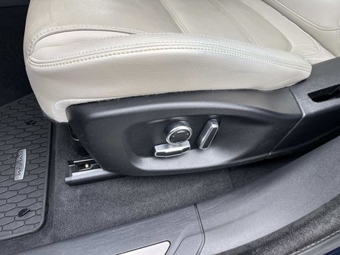 Used 2020 Jaguar F-PACE Prestige image 23