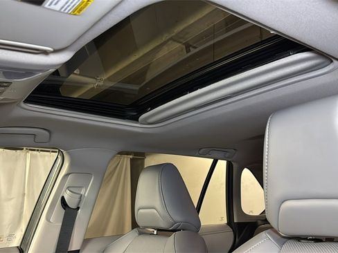 Used 2020 Toyota RAV4 Limited image 6