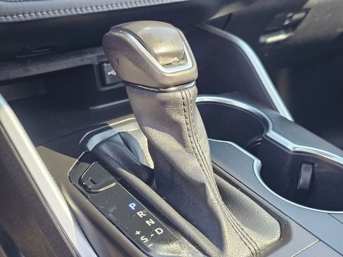 Used 2020 Toyota Highlander XLE AWD/4WD image 39