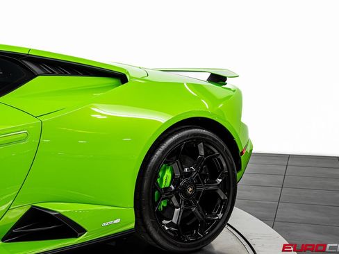 Used 2024 Lamborghini Huracan Tecnica image 17
