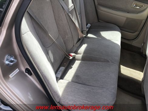 Used 2001 Toyota Avalon XLS image 19