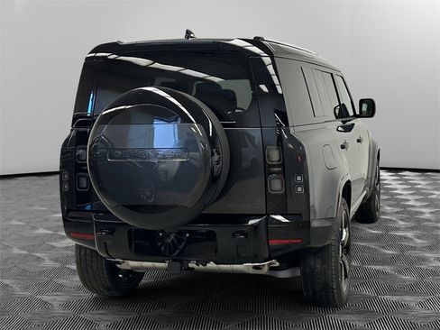 New 2026 Land Rover Defender 110 X-Dynamic SE image 5
