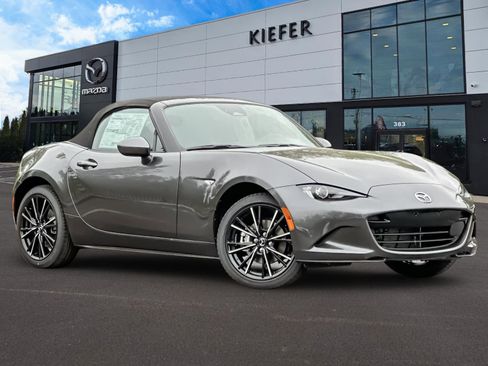 New 2026 MAZDA MX-5 Miata Grand Touring w/ Weather Package RWD image 2