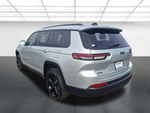 Used 2025 Jeep Grand Cherokee L Altitude image 5