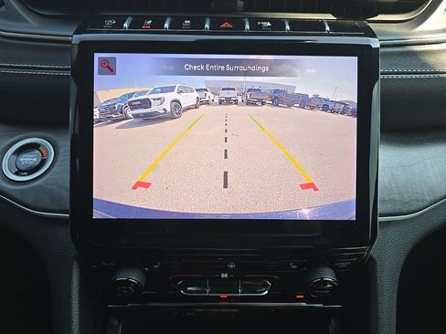 Used 2024 Jeep Grand Cherokee Limited w/ Trailer Tow Package AWD/4WD image 25