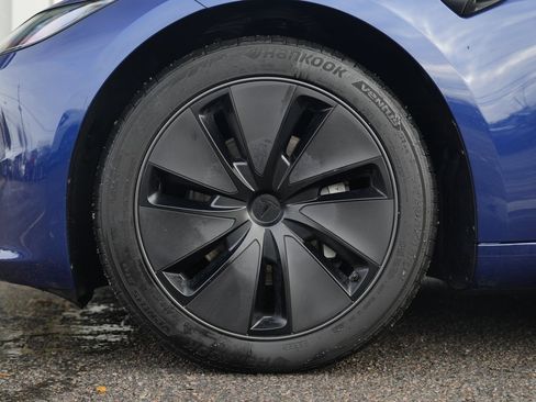 Used 2025 Tesla Model 3 Long Range image 13