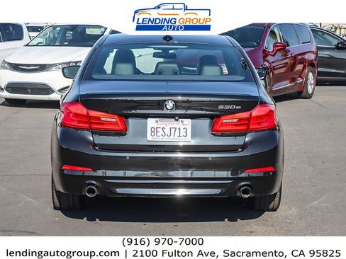 Used 2018 BMW 530e xDrive w/ Premium Package 2 image 3