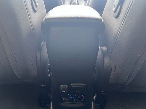 Used 2020 Ford Transit Connect XLT FWD image 30