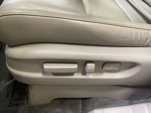 Used 2016 Honda Odyssey Touring Elite image 12