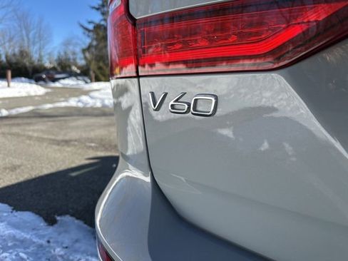 Certified 2025 Volvo V60 B5 Cross Country Plus image 38