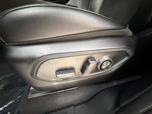 Used 2025 Jeep Grand Cherokee Altitude AWD/4WD image 36