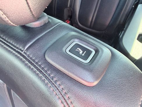 Used 2024 Jeep Wagoneer Series II w/ Flexible Seating Group RWD image 31