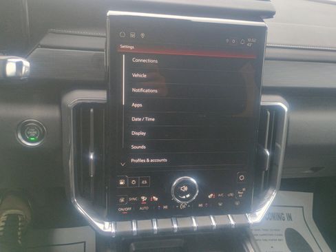 Used 2025 GMC Acadia Elevation w/ LPO, Floor Liner Package image 27